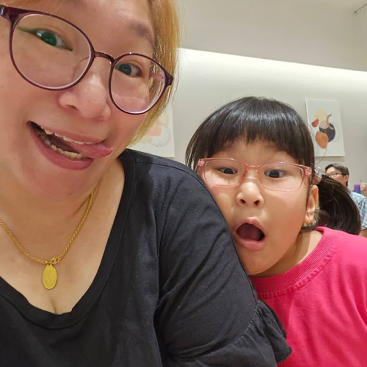 【Amber校園心情點滴】是走廊不是跑廊！玩鬼抓人要用走的喔!!